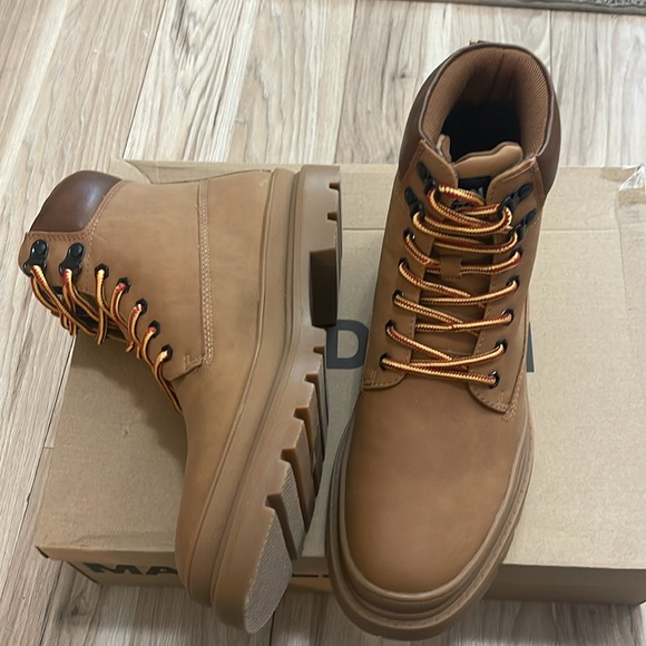 Madden Glixxo Tan Nubuck Men\'s Tan Boots